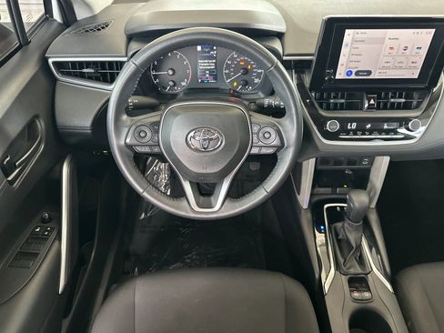 Used 2024 Toyota Corolla Cross LE FWD image 17