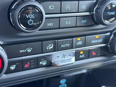 New 2025 Ford Bronco Badlands image 33