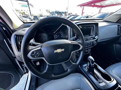 Used 2022 Chevrolet Colorado W/T w/ WT Convenience Package AWD/4WD image 9
