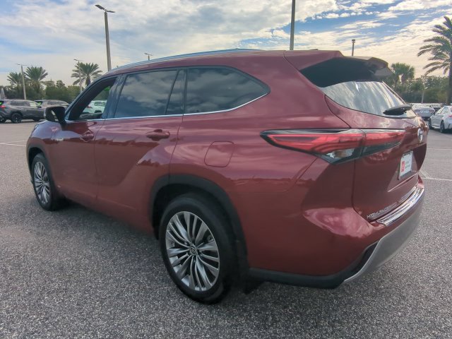 Certified 2020 Toyota Highlander Platinum AWD/4WD image 6