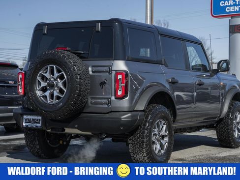 Used 2025 Ford Bronco Badlands image 4