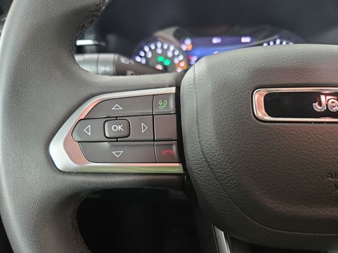 Used 2024 Jeep Compass Latitude AWD/4WD image 15