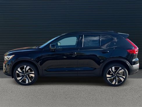 New 2026 Volvo XC40 B5 Ultra w/ Climate Package image 8