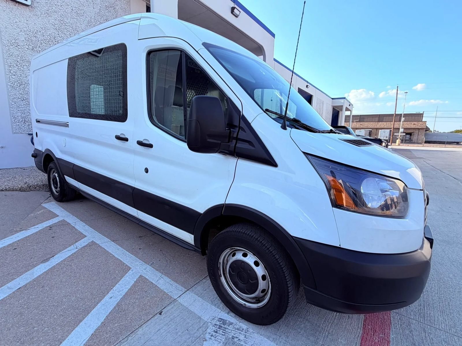Used 2019 Ford Transit 350 148 Medium Roof RWD image 5