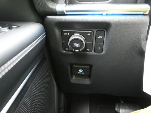 New 2026 Ford Expedition Platinum w/ Stealth Performance Package image 20