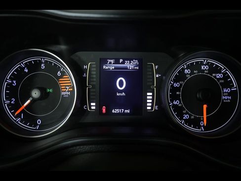 Used 2020 Jeep Cherokee Latitude Plus w/ Comfort/Convenience Group image 21