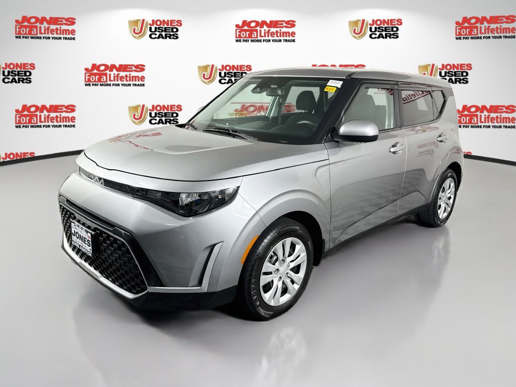 Used 2023 Kia Soul LX FWD image 12