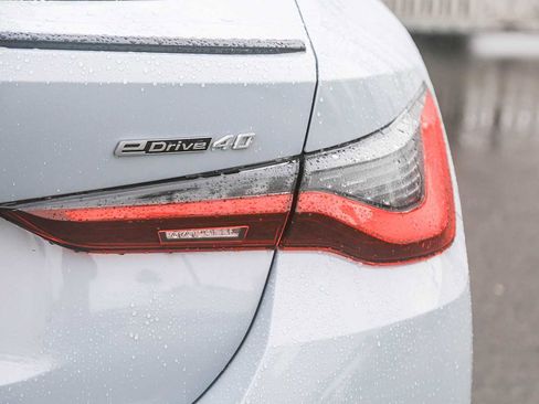 Certified 2023 BMW i4 eDrive40 w/ M Sport Package image 7