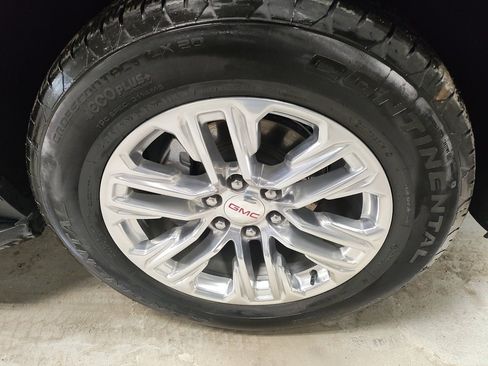 Certified 2023 GMC Yukon SLT w/ SLT Luxury Package image 4