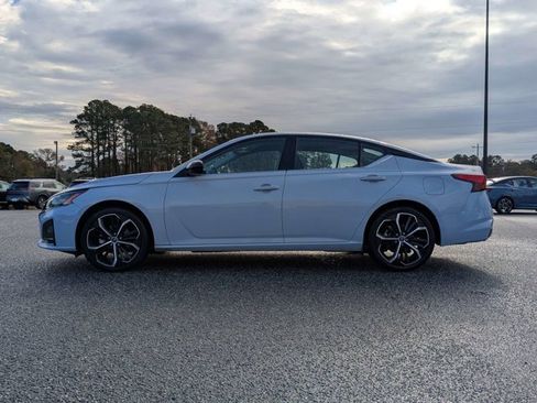 Used 2023 Nissan Altima 2.5 SR image 7