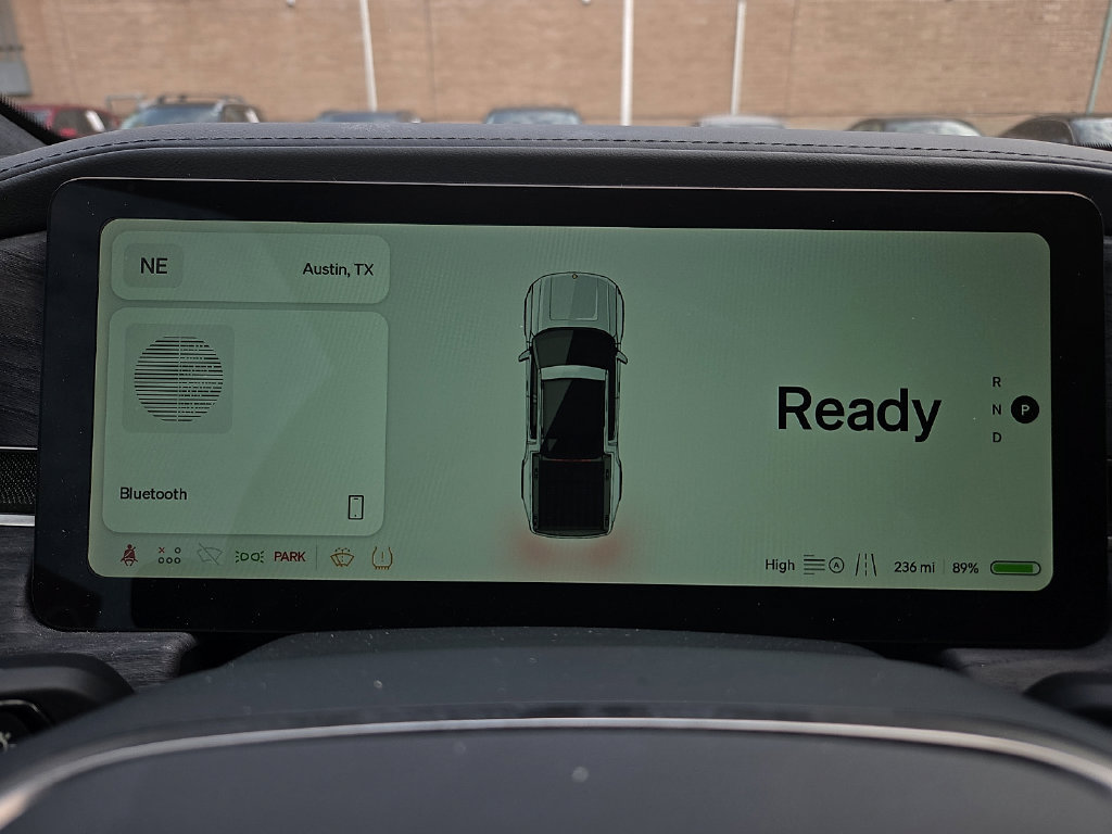Used 2025 Rivian R1T Adventure Dual AWD/4WD image 25