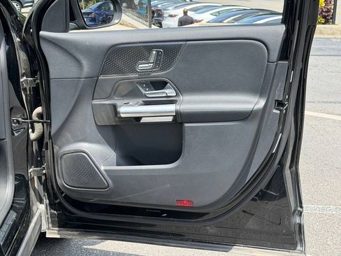Used 2025 Mercedes-Benz GLA 250 4MATIC image 35