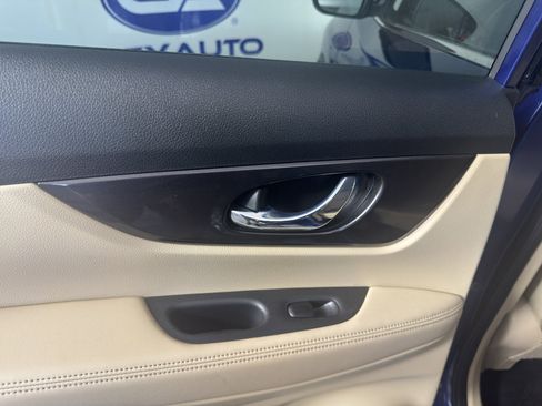 Used 2020 Nissan Rogue SV AWD/4WD image 31