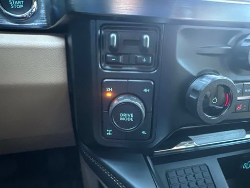 Used 2024 Ford F250 Lariat w/ Sport Appearance Package AWD/4WD image 6