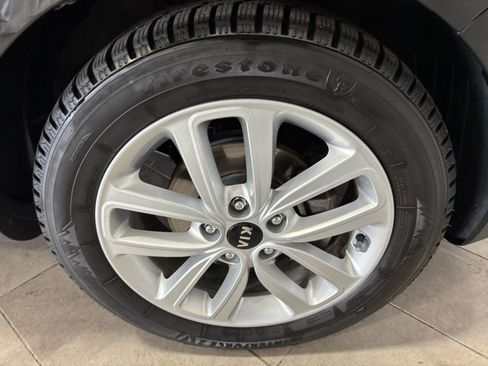 Used 2019 Kia Soul + image 9