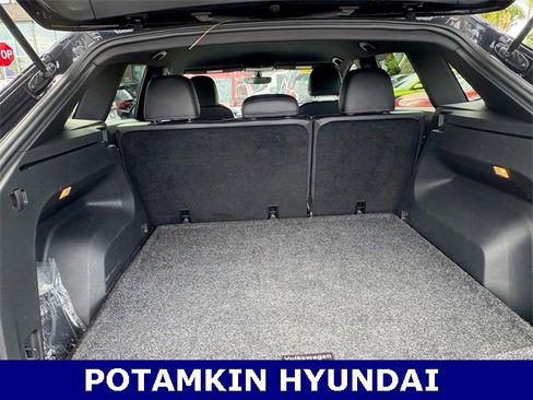 Used 2022 Volkswagen Atlas Cross Sport SE image 11