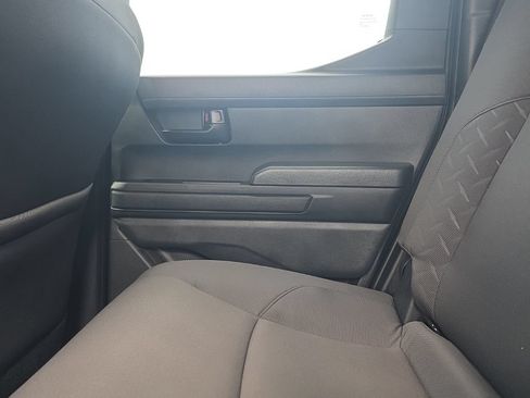 Used 2025 Toyota Tacoma SR5 AWD/4WD image 13