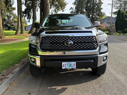 Used 2018 Toyota Tundra SR5 image 8