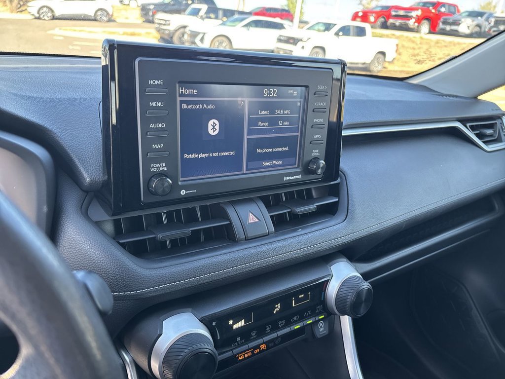 Used 2020 Toyota RAV4 LE w/ All Weather Liner Package AWD/4WD image 15