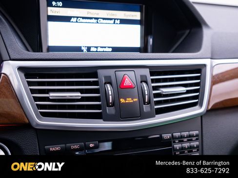 Used 2011 Mercedes-Benz E 550 4MATIC Sedan image 28