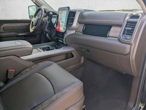 New 2026 RAM 2500 Limited AWD/4WD image 17