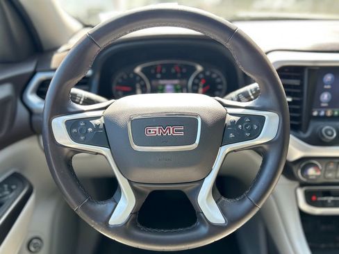 Used 2023 GMC Acadia SLT image 12