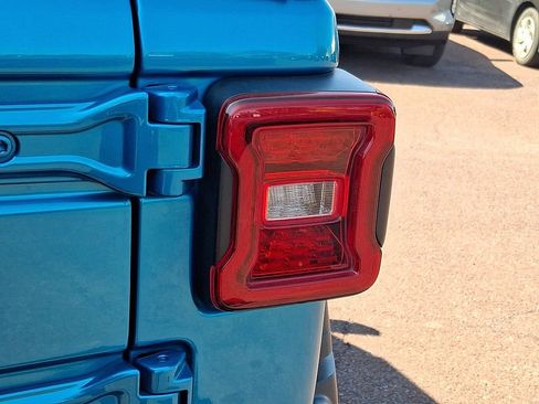 Used 2020 Jeep Wrangler Sport image 28