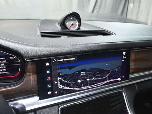 Used 2023 Porsche Panamera Platinum Edition image 38