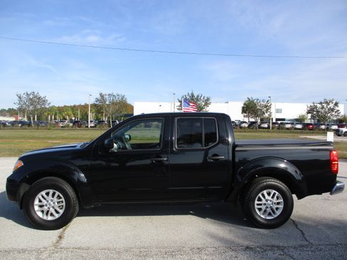 Used 2018 Nissan Frontier SV image 4