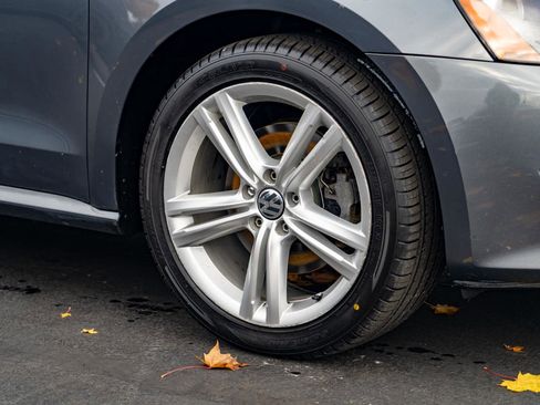 Used 2015 Volkswagen Passat TDI SE image 7