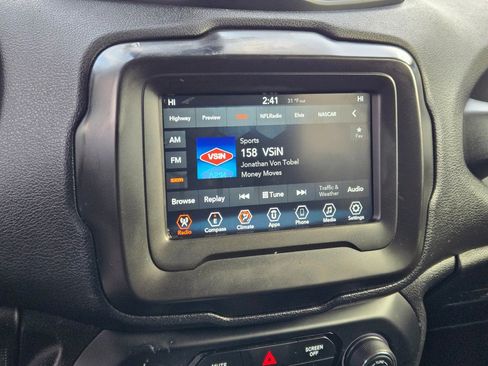 Used 2020 Jeep Renegade Latitude image 23