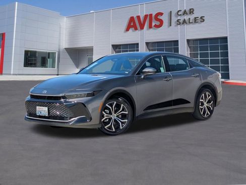 Used 2024 Toyota Crown image 1