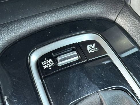 Used 2023 Toyota Corolla Cross AWD Hybrid image 22