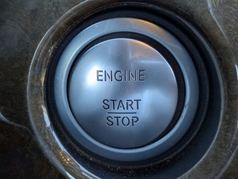 Used 2015 Mercedes-Benz S 550 Sedan image 33