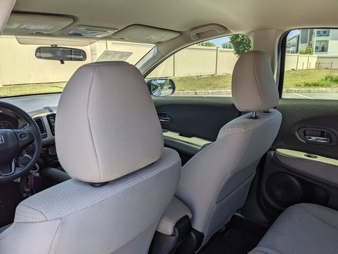 Used 2022 Honda HR-V LX image 21