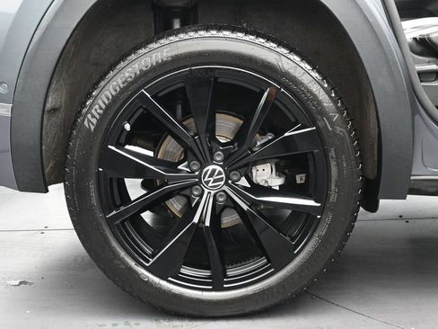 Used 2025 Volkswagen Atlas Cross Sport SEL Premium R-Line AWD/4WD image 34