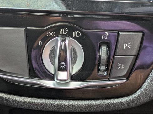 Used 2019 BMW 540i w/ Executive Package RWD image 25