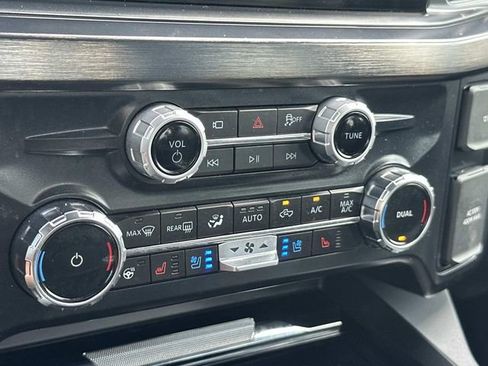 Used 2025 Ford F350 Lariat w/ Black Appearance Package image 29