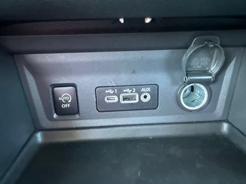 Certified 2025 Nissan Sentra SV FWD image 24