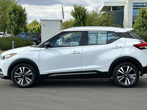 Used 2020 Nissan Kicks SR w/ SR Premium Package FWD image 7