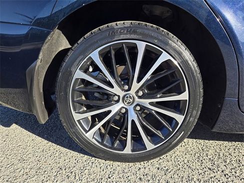 Used 2020 Toyota Camry SE image 11