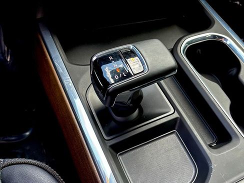 Used 2024 Chevrolet Silverado 1500 High Country image 25