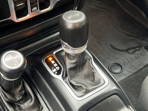 Used 2022 Jeep Wrangler Unlimited Sport image 20