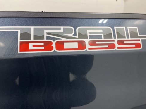 Used 2021 Chevrolet Silverado 1500 LT Trail Boss w/ Convenience Package II image 25