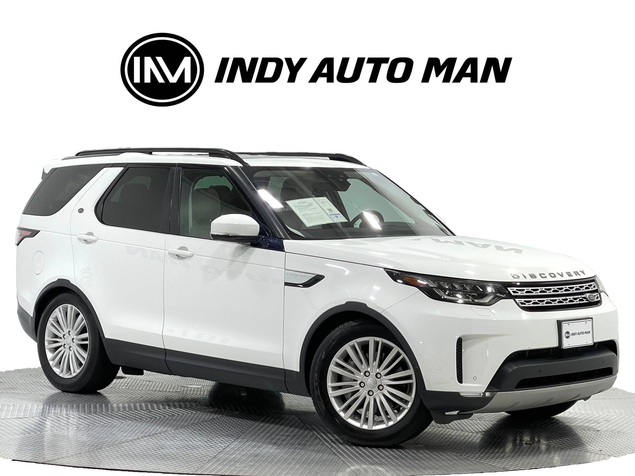 Used 2018 Land Rover Discovery HSE AWD/4WD image 2