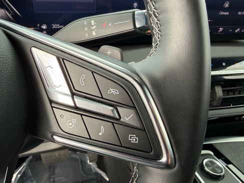 Used 2025 Buick Enclave Preferred FWD image 22
