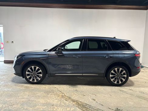 Used 2022 Lincoln Corsair Reserve w/ Equipment Group 201A AWD/4WD image 2