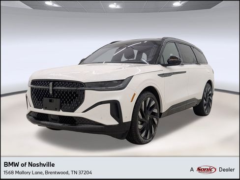 Used 2024 Lincoln Nautilus Reserve w/ Equipment Group 202A image 1