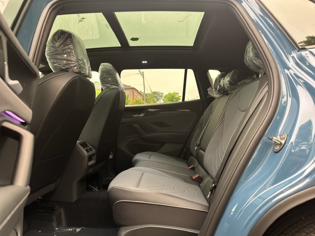 New 2026 Volkswagen Tiguan SE R-Line AWD/4WD image 18