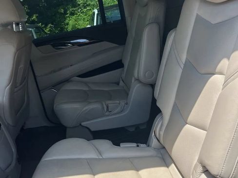 Used 2016 Cadillac Escalade ESV Premium AWD/4WD image 19